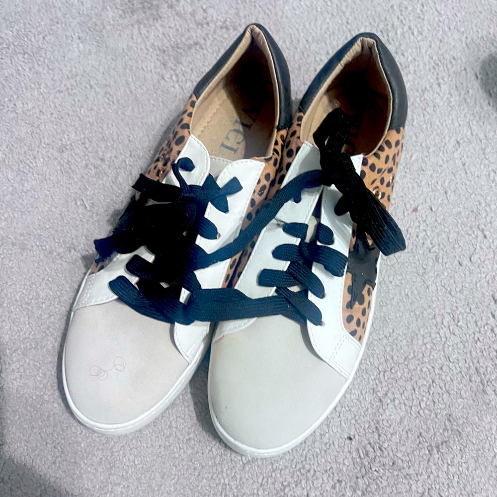 Tennis Shoes